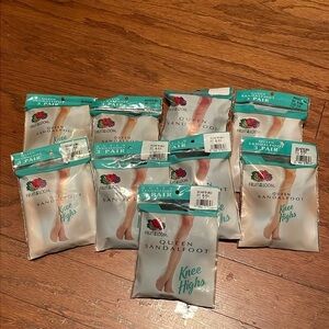 27 Pair Fruit of the Loom Queen Sandlefoot off-black Knee Highs C-D 9-12